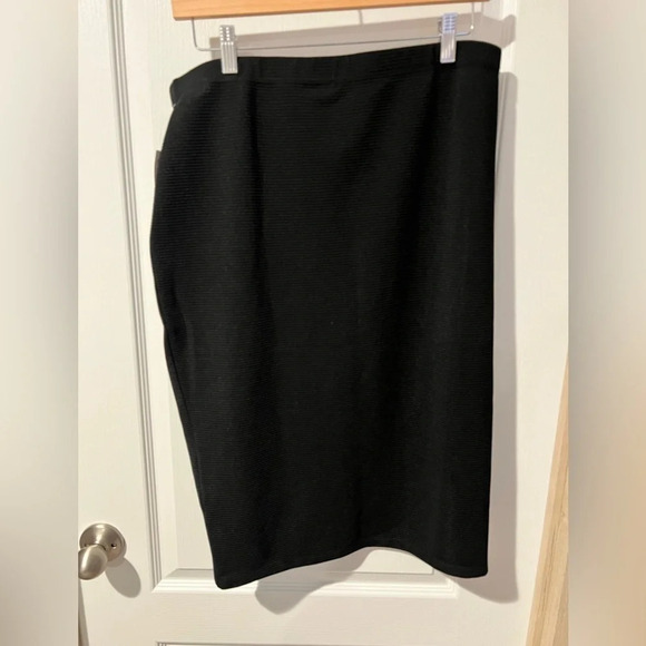 Olivia Blue pencil skirt with front zipper size XL. NWT - Picture 4 of 5